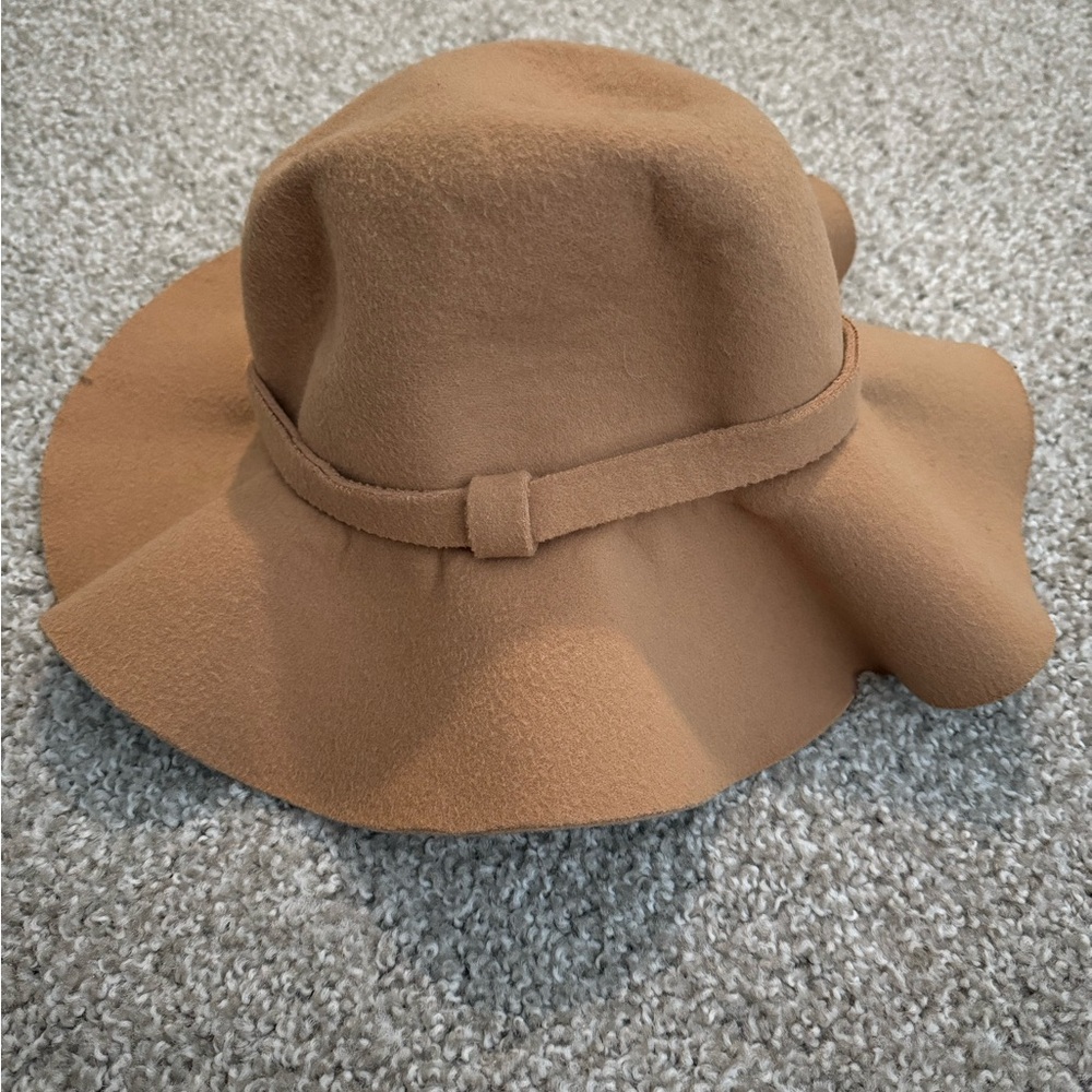 ✨3 for $25✨ Tan Wide-Brimmed Floppy Hat
